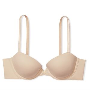 NWOT VS Love Cloud Smooth Lightly Lined Demi Bra